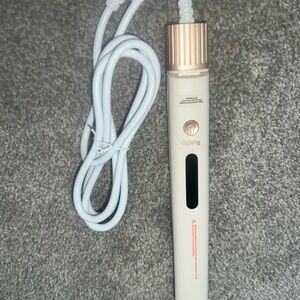 White and Gold Hair Straightener